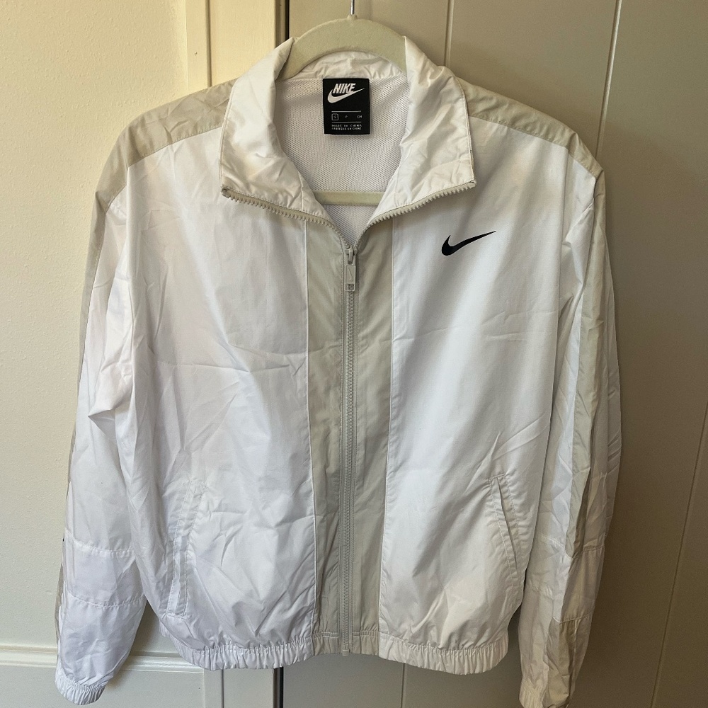 nike windbreaker